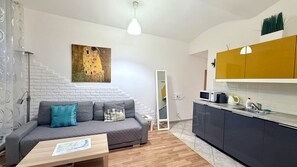 1 bedroom, laptop workspace, soundproofing, free WiFi - Ground Floor Apartment (Prague)