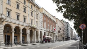 Uklassifisert bilde, 2 av 18, knapp