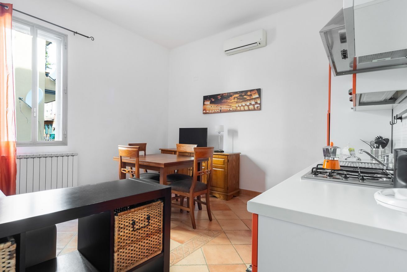 Cafetera/tetera, refrigerador, microondas, horno
