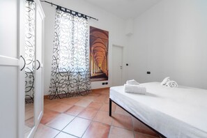 1 chambre, fer et planche à repasser, Wi-Fi, literie fournie