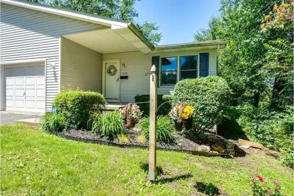 Charming Family Home Near The Football Hall of Fame