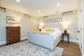 5 chambres, fer et planche à repasser, lit parapluie, Wi-Fi gratuit