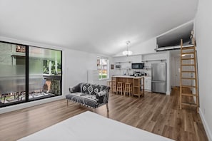 TV, fireplace - Studio 106: Hot Tub, Patio & Parking (Telluride)