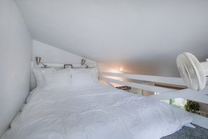 1 bedroom, in-room safe, iron/ironing board, WiFi