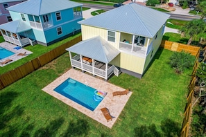 Outdoor pool - Seascape - Yellow🌼PRIVATE POOL✔️3-MIN WALK to BCH✔️ (Butler Beach)