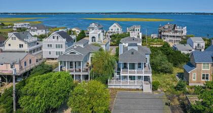 Oceanview home with a washer/dryer, spacious deck, central AC, fireplace