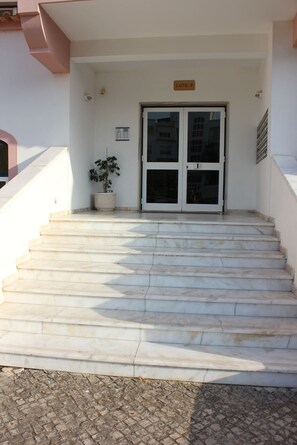 تفاصيل الفندق من الخارج