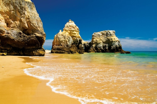 Duplex apartment with terrace overlooking swimming pool 200m from the beach