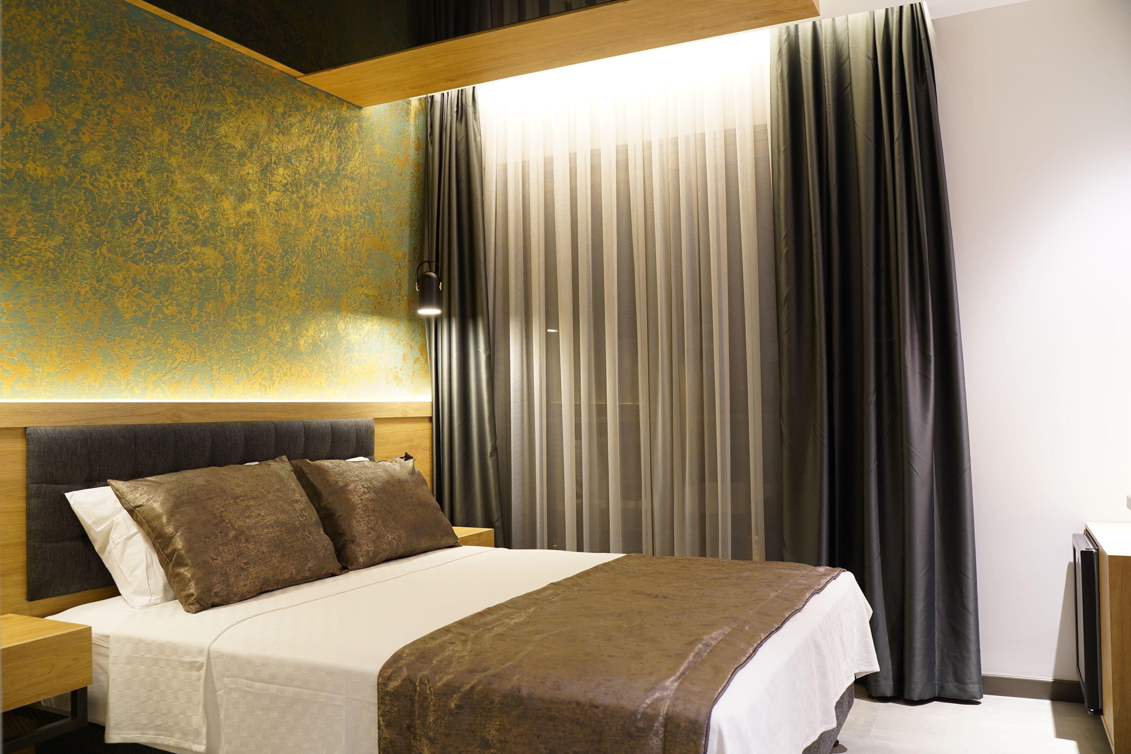 Minibar, in-room safe, blackout drapes, soundproofing
