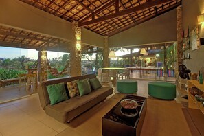 Luxury House | Living area