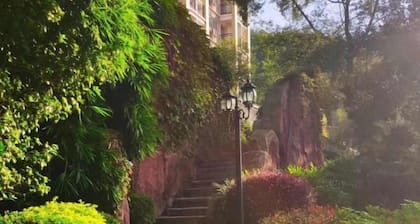 Jinqiu Holiday Hotel