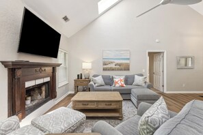 Smart TV - Spacious 4 bedroom home in Sea Pines, close to golf, beaches and Harbor Town! (Hilton Head Island)