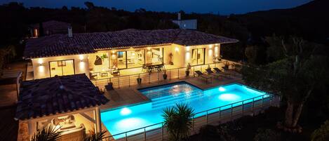 Piscine extérieure, piscine chauffée