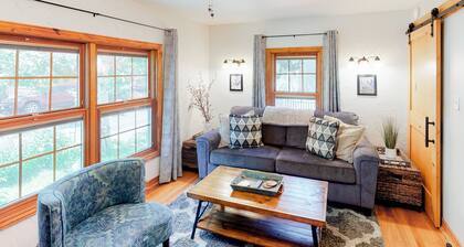 Modern duplex with gas fireplace, free WiFi, & walkable downtown location