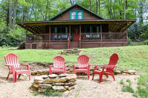 Hillside Hideaway by Buffalo Mountain Getaway
