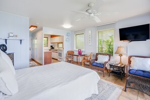 WiFi, bed sheets - Kapaa Sands  Unit 10 Direct Oceanfront Studio (Kapaa)