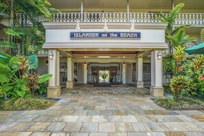 Exterior detail - Beautiful Ocean View Studio Top 3rd Floor (Kapaa)