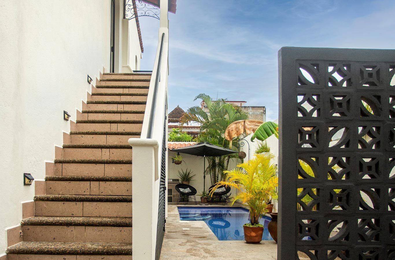 室外游泳池，恒温泳池