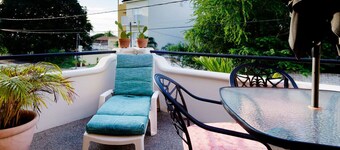 Lovely private 1bdrm Casita