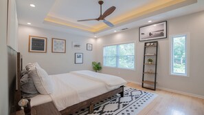 2 bedrooms, iron/ironing board, WiFi, bed sheets - West Midtown 2/2 - Top Floor, private parking (Atlanta)