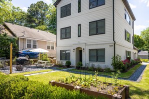 Exterior - West Midtown 2/2 - Top Floor, private parking (Atlanta)