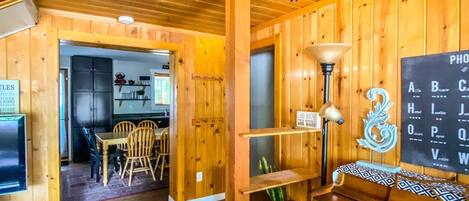 المنشأة من الداخل