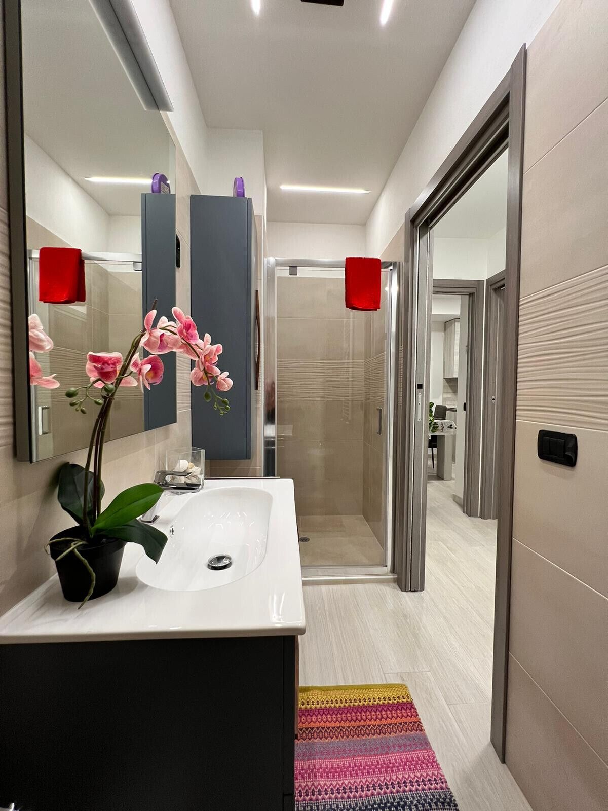 Doccia, asciugacapelli, bidet, asciugamani