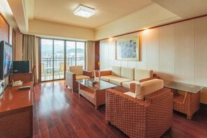 Interior - Lefujiarijjiud (Wuzhishan)