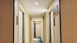 Unclassified image, 4 of 75, button - Hongye Hotel (Langxi)