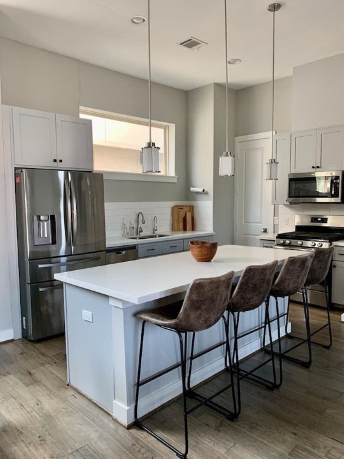 ثلاجة، ميكروويف، فرن، موقد طهي مسطح