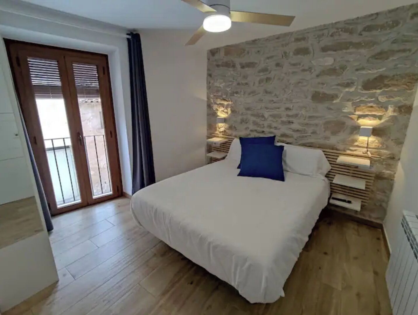 3 bedrooms, travel crib, free WiFi, bed sheets