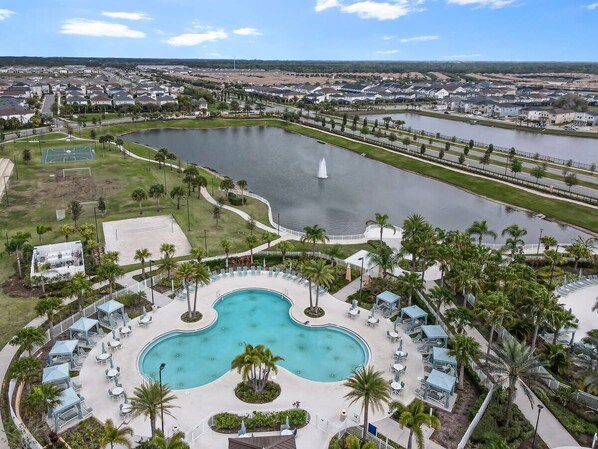 Pool - Spacious 9-bedroom | Orlando vacation home (Kissimmee)