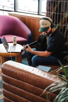 Sitting area in hotel lobby at Waymores Guest House
