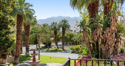 Second-floor condo with gorgeous view, pool, hot tub & tennis - 2 dogs OK