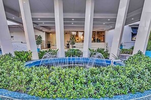 Property grounds - Skyline view condo with a kitchenette plus pool & beach access (Fort Lauderdale)