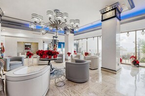 Lobby - Skyline view condo with a kitchenette plus pool & beach access (Fort Lauderdale)