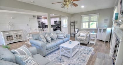 Peaceful Cabin On The Lake-Pet Friendly!