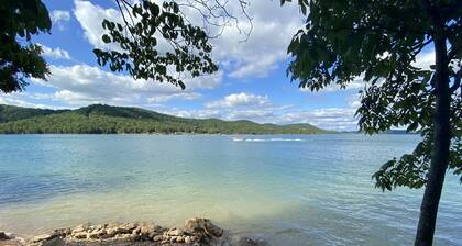 Water's Edge - literally ON Beaver Lake!