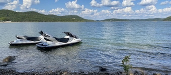 Water's Edge - literally ON Beaver Lake!