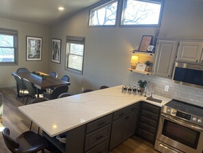 Fridge, microwave, oven, stovetop - Water's Edge - literally ON Beaver Lake! (Garfield)