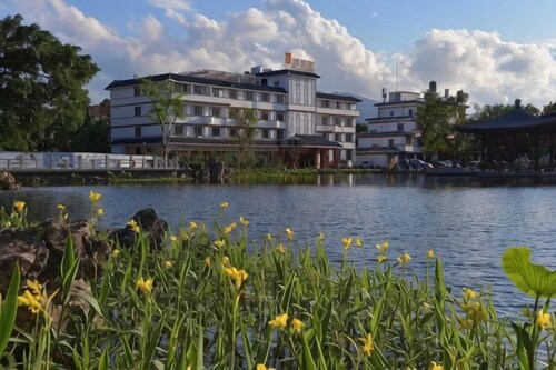 Feilong Holiday Hotel