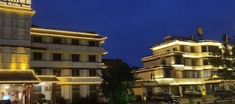 Feilong Holiday Hotel
