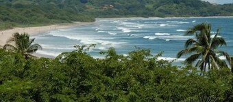 Burnt Toast Surf Camp - Hostel