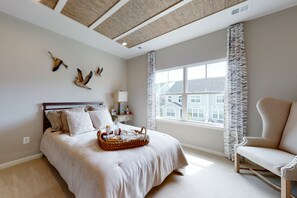 4 bedrooms, Internet, bed sheets - Bayside Resort brand-new home with patio, WiFi, & W/D (Selbyville)