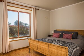 3 makuuhuonetta, silitysrauta/-lauta, ilmainen Wi-Fi, vuodevaatteet