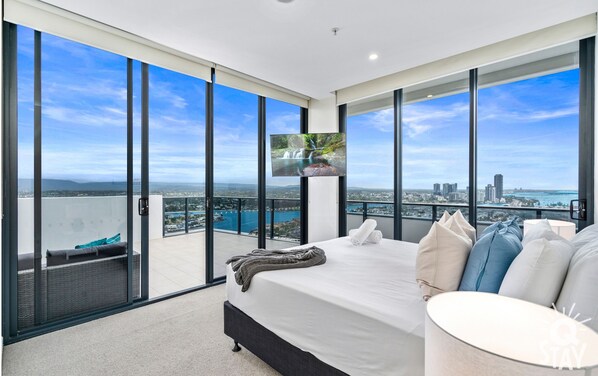 Penthouse, 3 Bedrooms | 3 bedrooms, individually decorated, individually furnished, free WiFi
