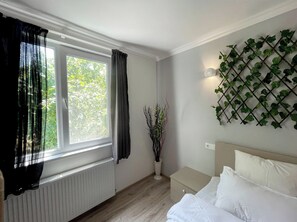 6 Schlafzimmer, Schreibtisch, Bügeleisen/Bügelbrett, kostenloses WLAN