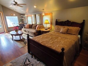 1 bedroom, desk, iron/ironing board, free WiFi