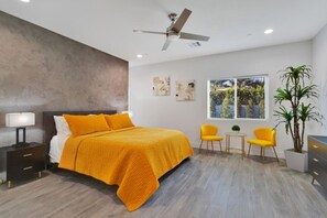 4 bedrooms, desk, iron/ironing board, travel crib