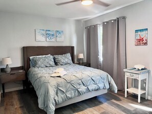 2 bedrooms, desk, iron/ironing board, WiFi